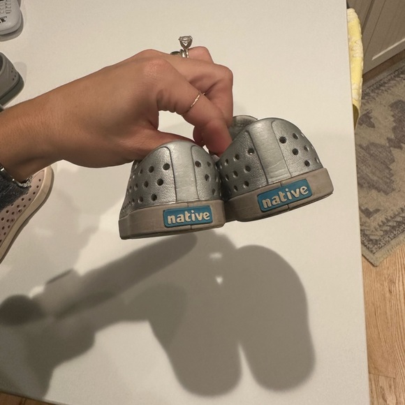 Native Silver shoes - Picture 1 of 3